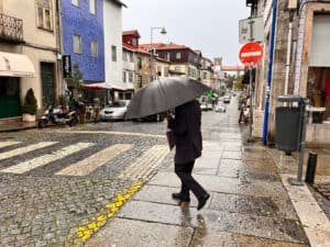 Mau tempo: Todos os distritos em aviso laranja