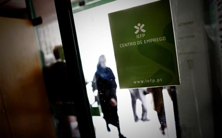 Desemprego continua a aumentar no quadrilátero urbano