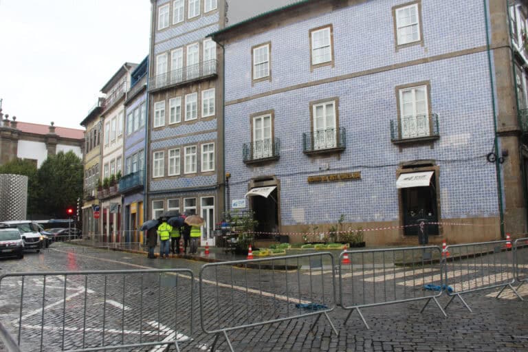 15 pessoas evacuadas de prédio junto à CMB por risco de desmoronamento