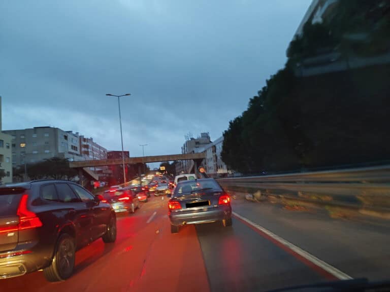 Despiste na circular urbana de Braga condiciona trânsito desde as 7h30