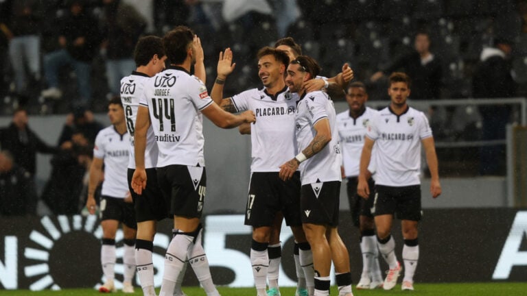 Vitória SC goleia GD Chaves no regresso de Moreno Teixeira ao D. Afonso Henriques