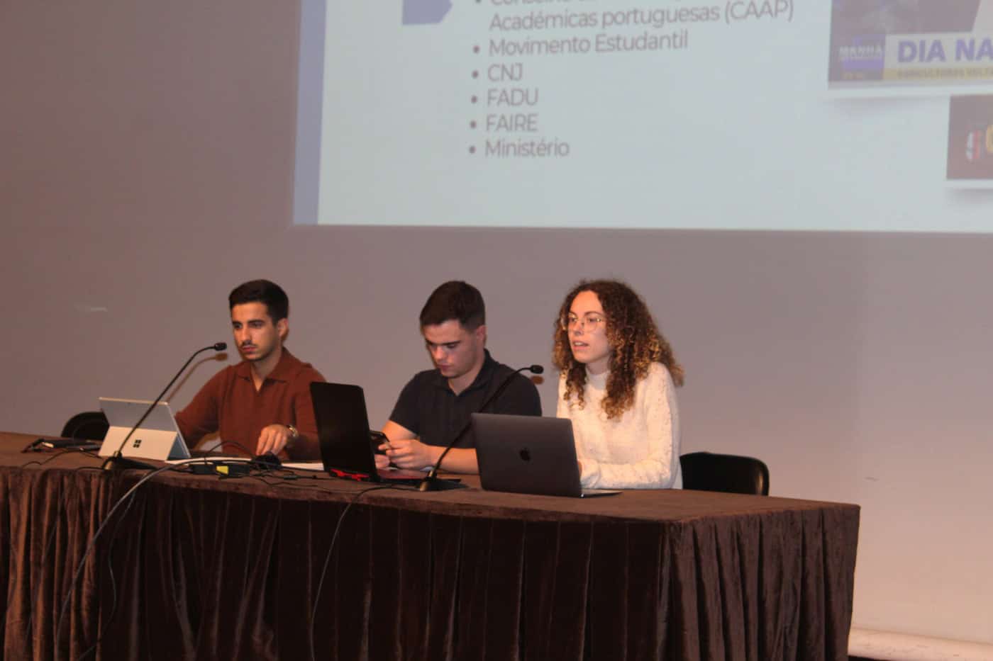 AAUMinho aprova moção contra degradação das residências e aumento de preços