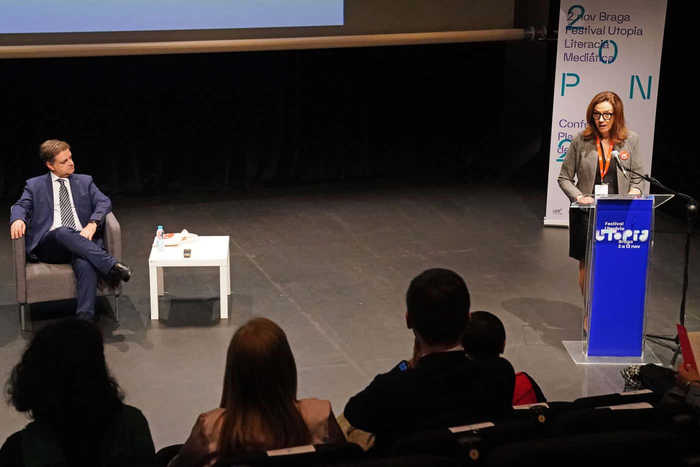 Comissária destaca papel do PNL na “luta contra a desinformação”