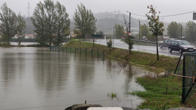 Minho regista várias inundações e queda de árvores ao início da manhã