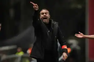 Artur Jorge satisfeito com "equipa combativa" que venceu em Arouca