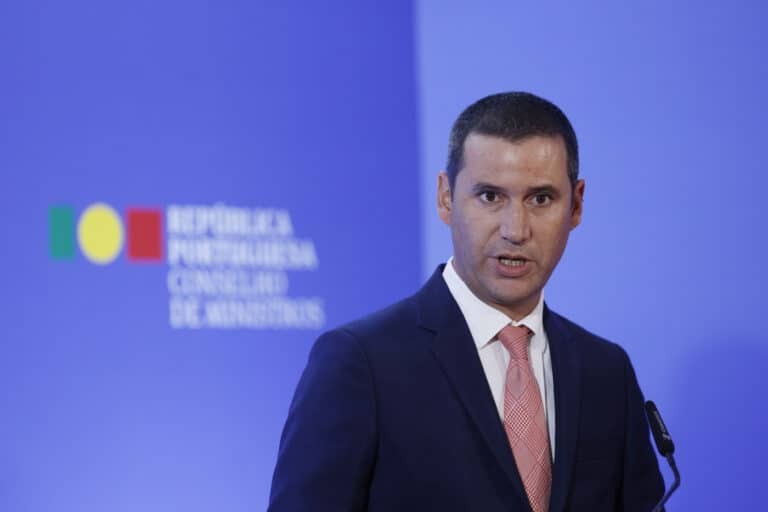 Ministro João Galamba pede demissão