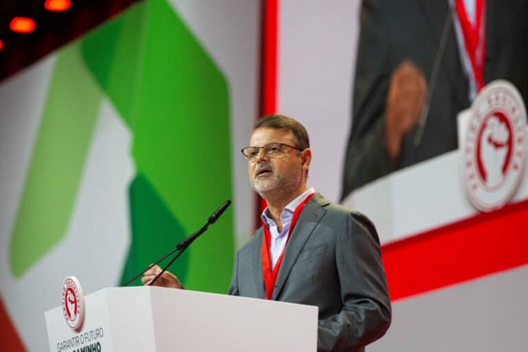 Daniel Adrião decide até sábado se vai candidatar-se à liderança do PS&nbsp;