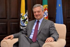 Presidente da Câmara de Gaia acusado de peculato perde mandato&nbsp;&nbsp;