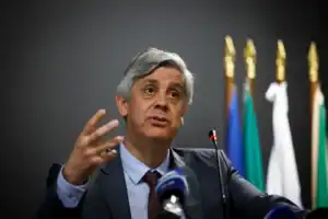 Comissão de Ética do BdP diz que Centeno&nbsp;"cumpriu deveres gerais de conduta"