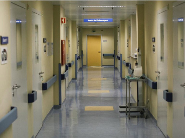 Hospitais do quadrilátero com constrangimentos na cirurgia geral, obstetrícia, via verde AVC e medicina interna