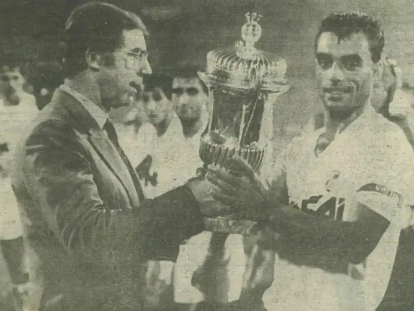 Morreu Carvalho, o antigo futebolista que levantou Supertaça pelo Vitória&nbsp;