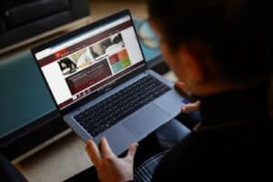 RepositóriUM atinge os 30 milhões de downloads em 20 anos de atividade