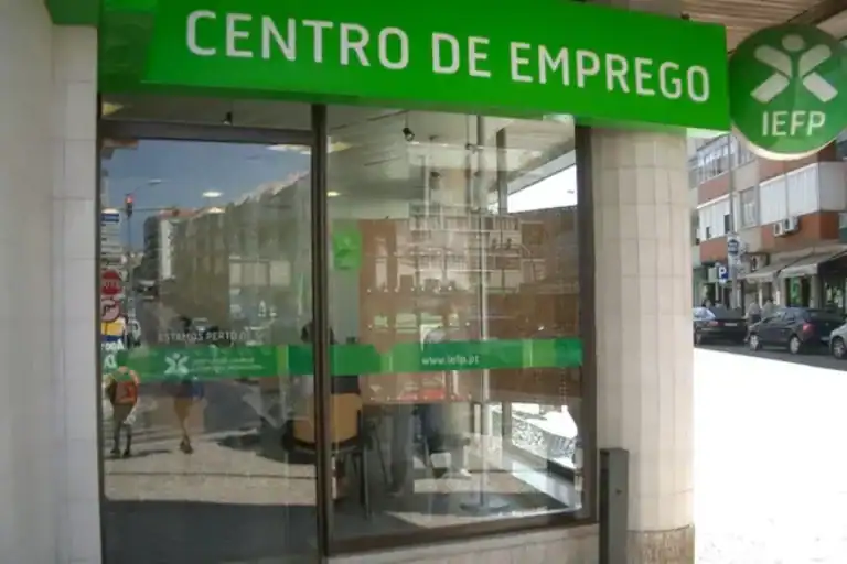 Desempregados inscritos nos centros de emprego sobem 4,9% em outubro&nbsp;