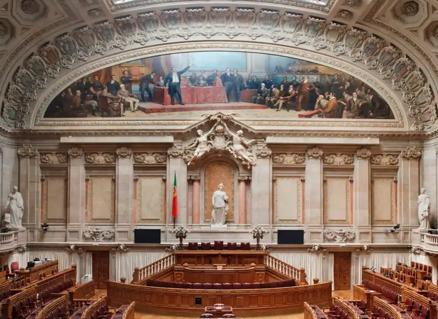 Parlamento inicia "maratona" de discussão do último Orçamento da maioria absoluta