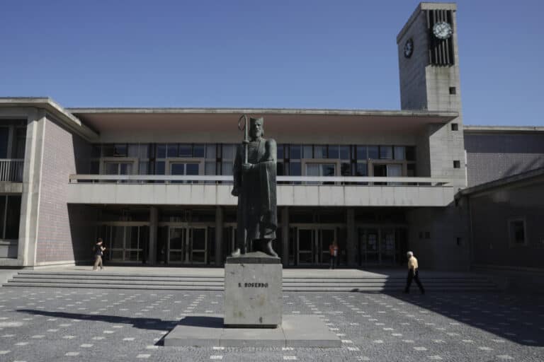 Ex-autarcas de Santo Tirso e Barcelos acusados de corrupção, prevaricação e outros crimes