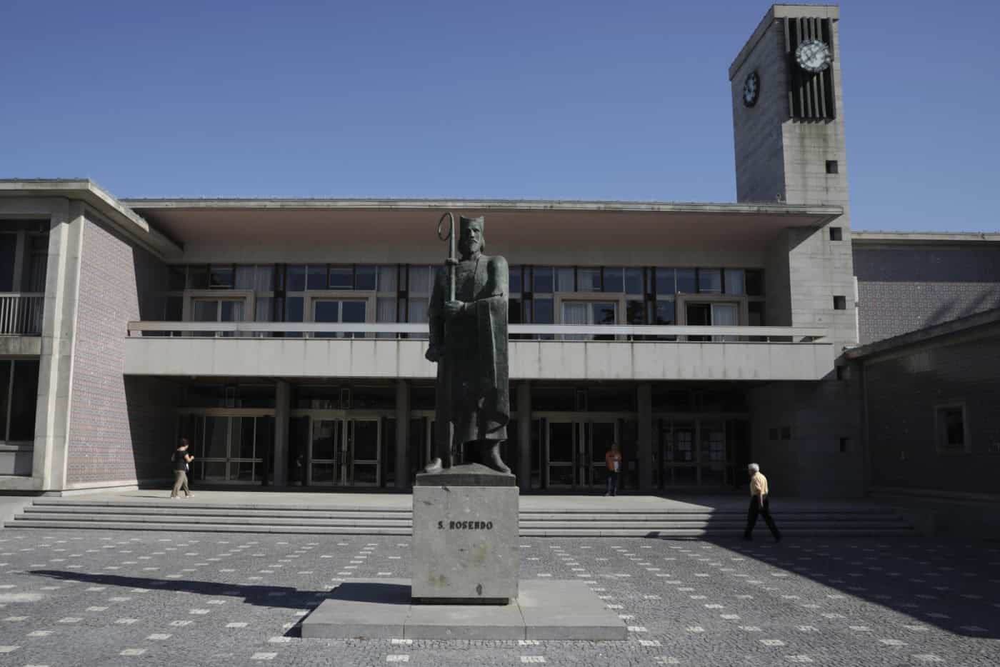 Ex-autarcas de Santo Tirso e Barcelos acusados de corrupção, prevaricação e outros crimes