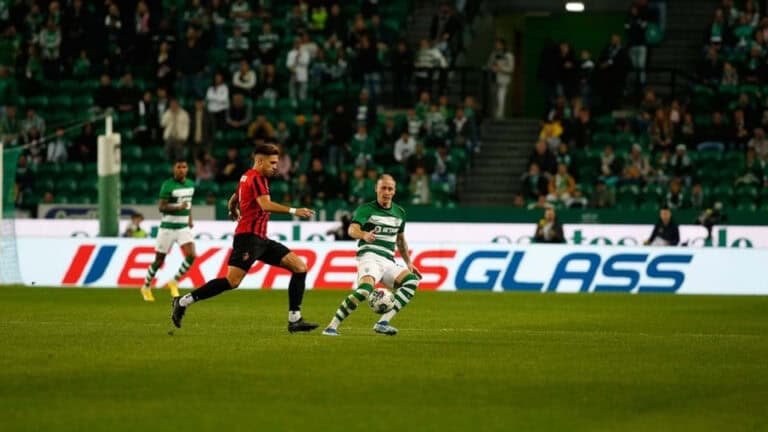 Dumiense impotente perante supremacia do Sporting