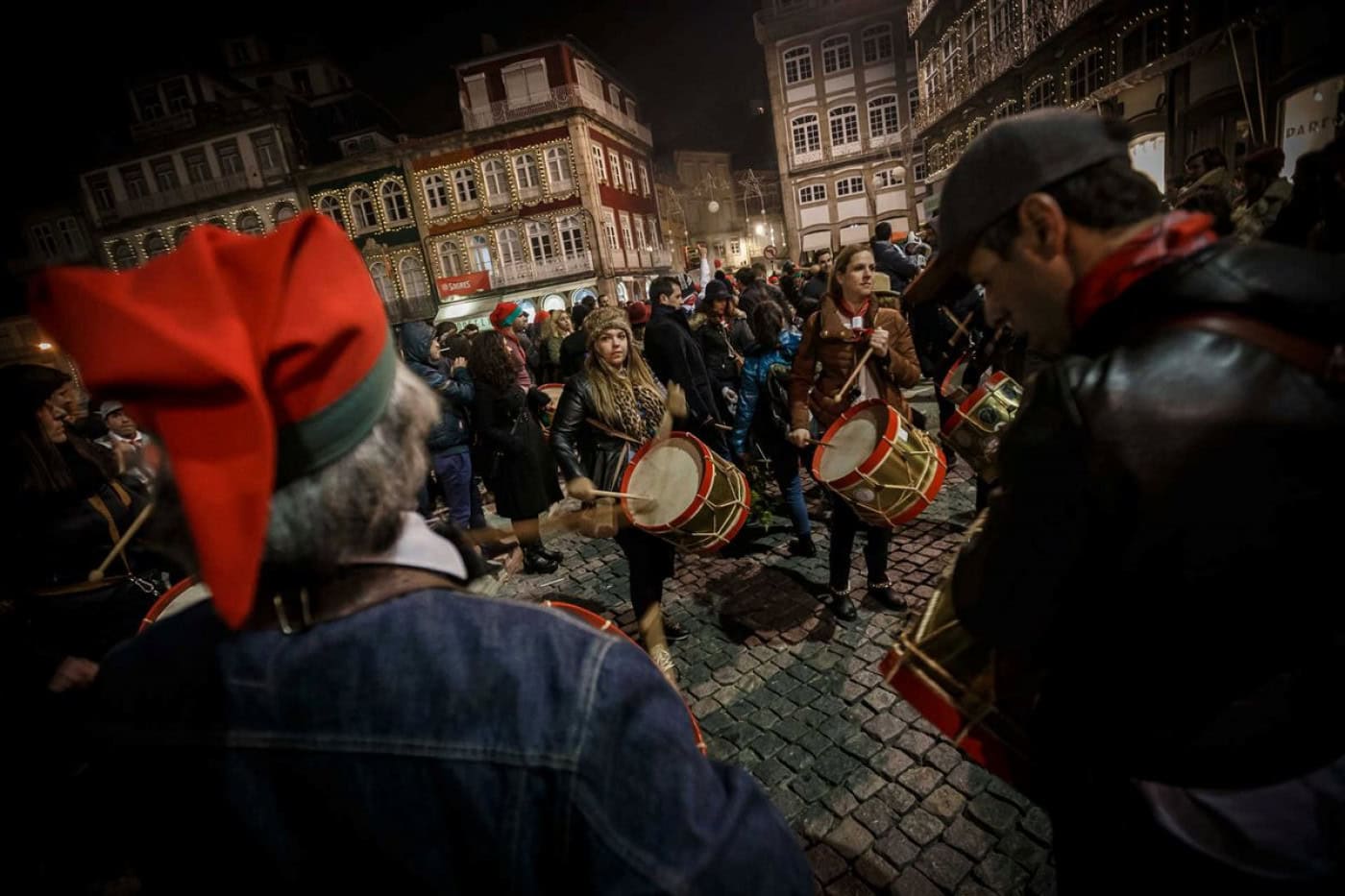 Cortejo do Pinheiro pelas ruas de Guimarães realiza-se esta noite
