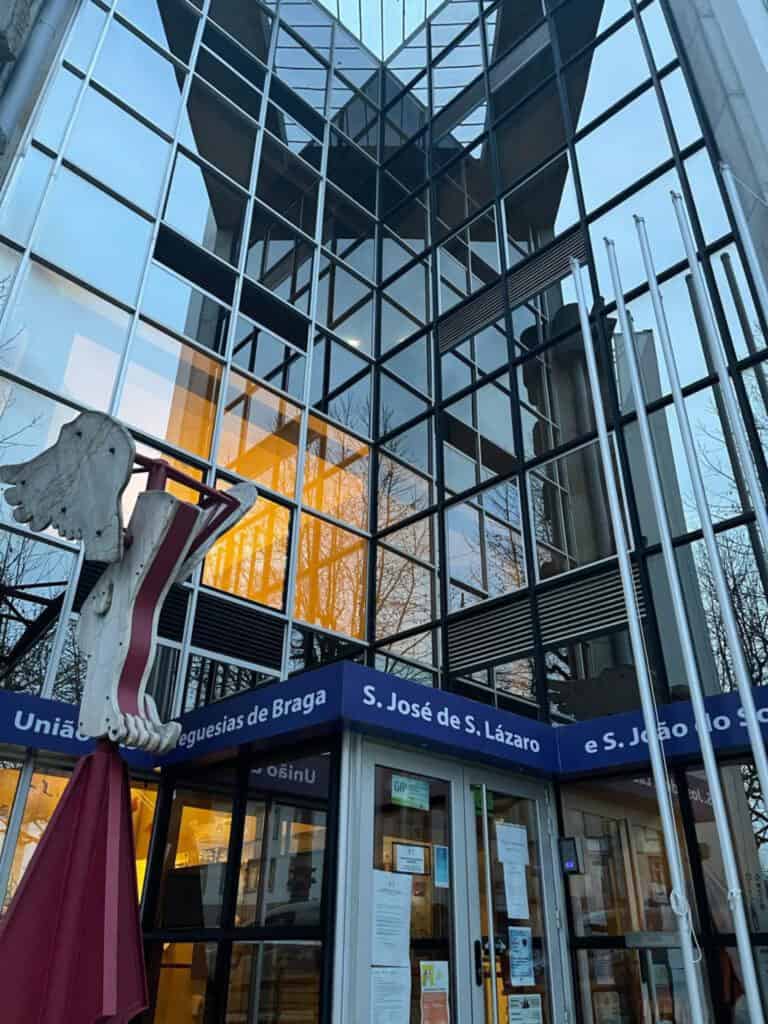 Sede da junta de S. Lázaro parcialmente interditada após risco detetado em perícia