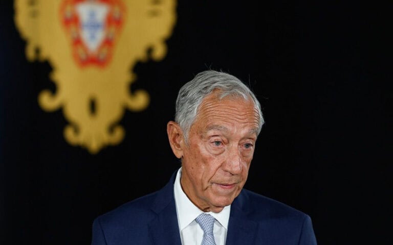 Demissão do Governo formalizada em 07 de dezembro e dissolução da AR em 15 de janeiro