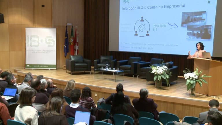 Coordenadora do IB-S "preocupada" com instabilidade na carreira de investigação