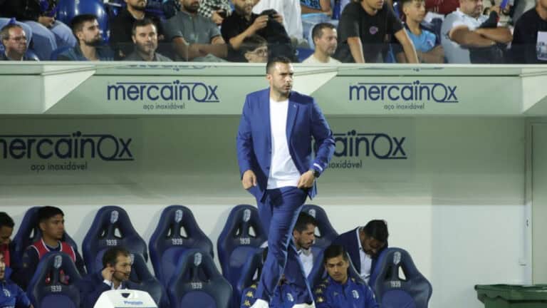 Pablo Villar "aponta dois momentos" no jogo com o SC Braga que penalizaram o Vizela