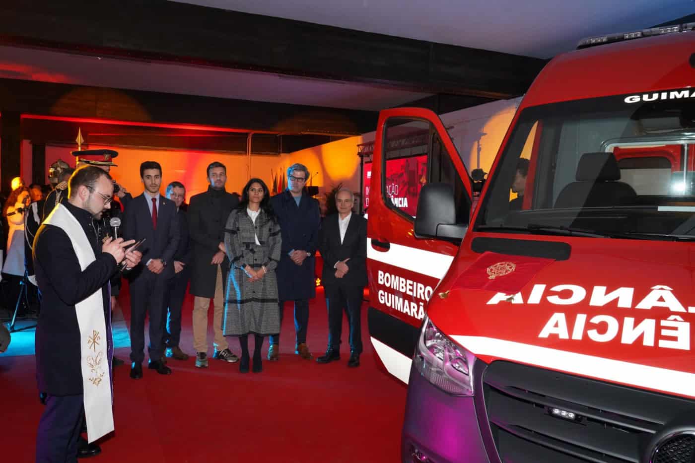 Empresas oferecem ambulância aos Bombeiros Voluntários de Guimarães
