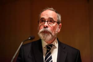 Aos 48 anos, ELACH pede melhores condições infraestruturais e conforto para alunos