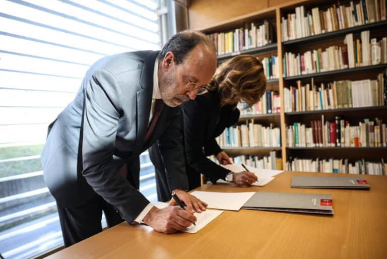 UMinho assina acordo para dar “mais autonomia” à Escola de Direito