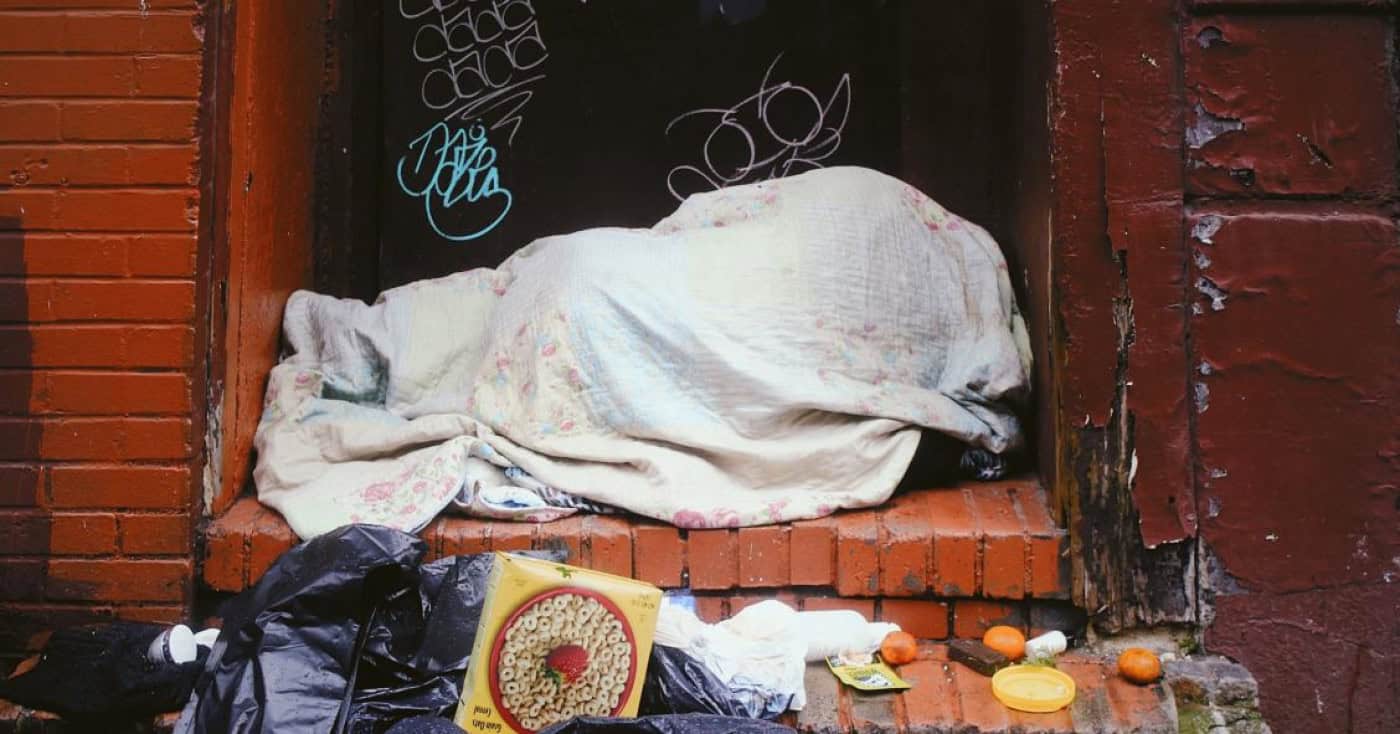 Mais de 10.700 pessoas viviam como sem-abrigo em 2022