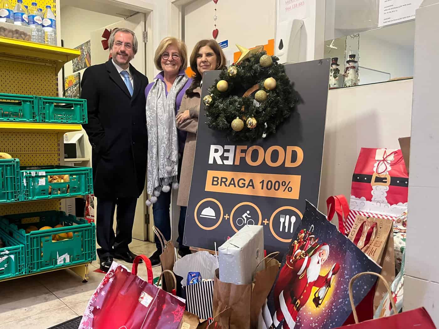 Colaboradores da AGERE alegram Natal a 112 crianças sinalizadas pela Refood de Braga