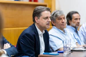 Descentralização: “Governo pendura-se nas autarquias para concretizar as suas responsabilidades”