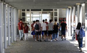 30% dos jovens nascidos em Portugal vivem fora do país