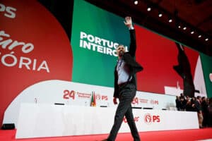 Pedro Nuno promete humildade, corrigir erros e nunca apontar o dedo a quem protesta&nbsp;