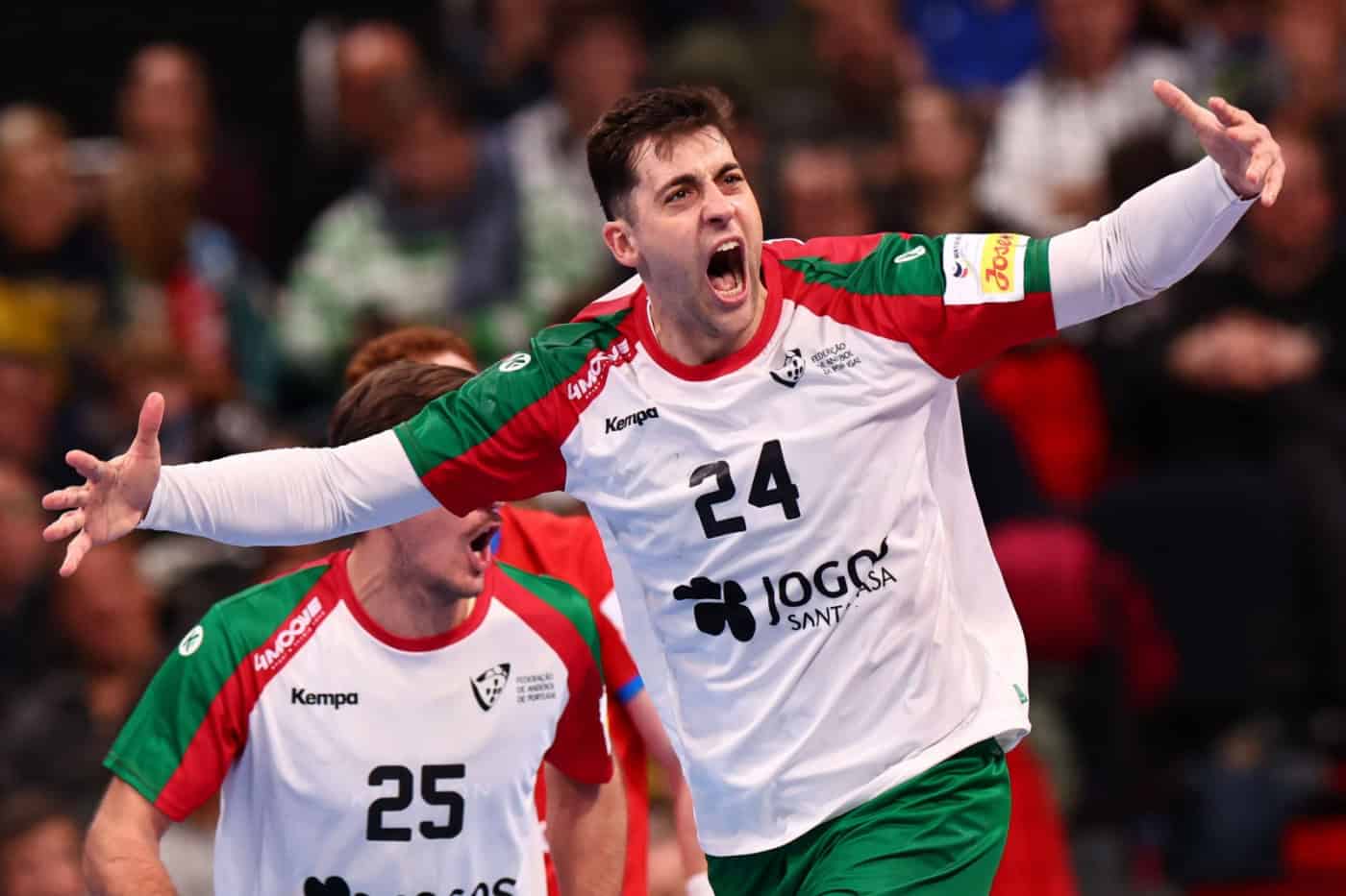 Portugal vence República Checa e fica perto da 'main round' do Euro de andebol