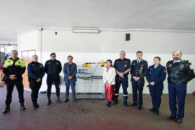 Câmara de Braga entrega&nbsp;kits de proteção animal às forças de Proteção Civil