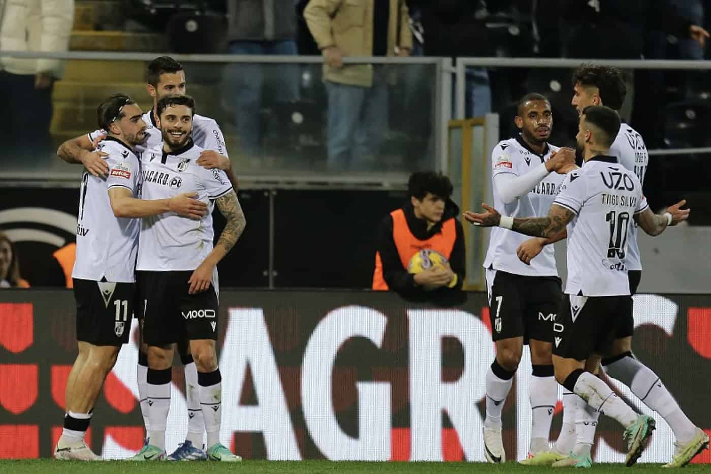 Vitória SC vence Estrela da Amadora e mantém-se a par do SC Braga&nbsp;