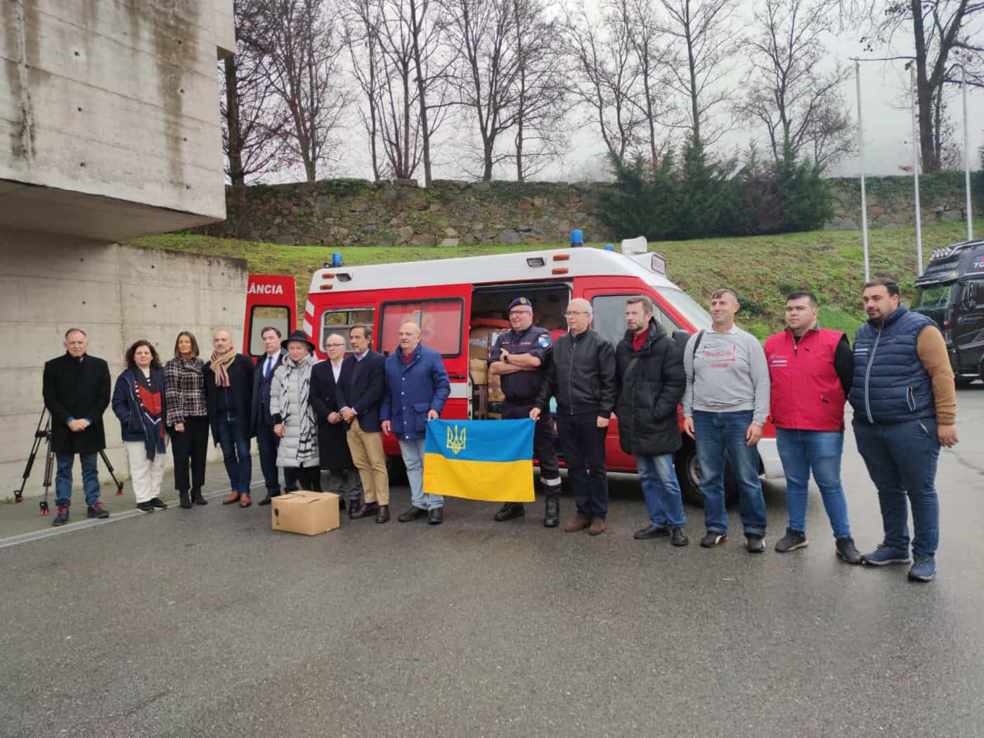 Três ambulâncias e dois veículos de apoio partem de Braga para a Ucrânia