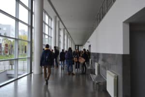 Estudantes do Superior perdem bolsa se viverem com avós ou tios