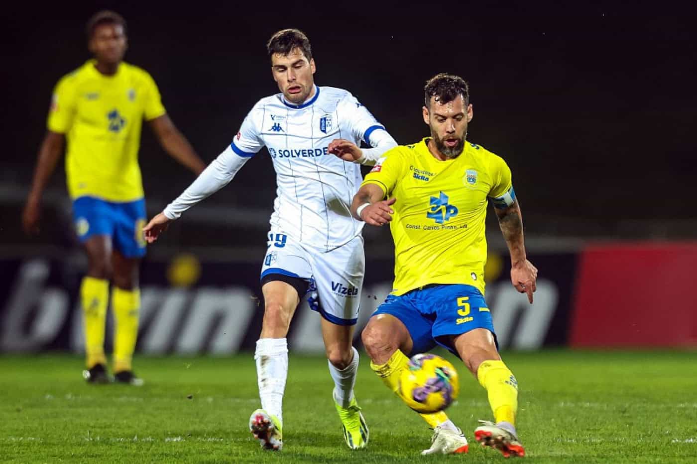 Arouca goleia ‘aflito’ Vizela e sobe a nono na I Liga