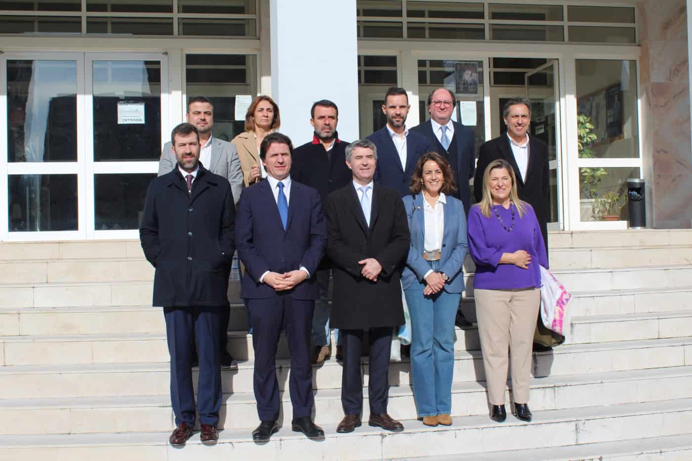 José Luís Carneiro quer colocar fasquia alta para motivar a equipa