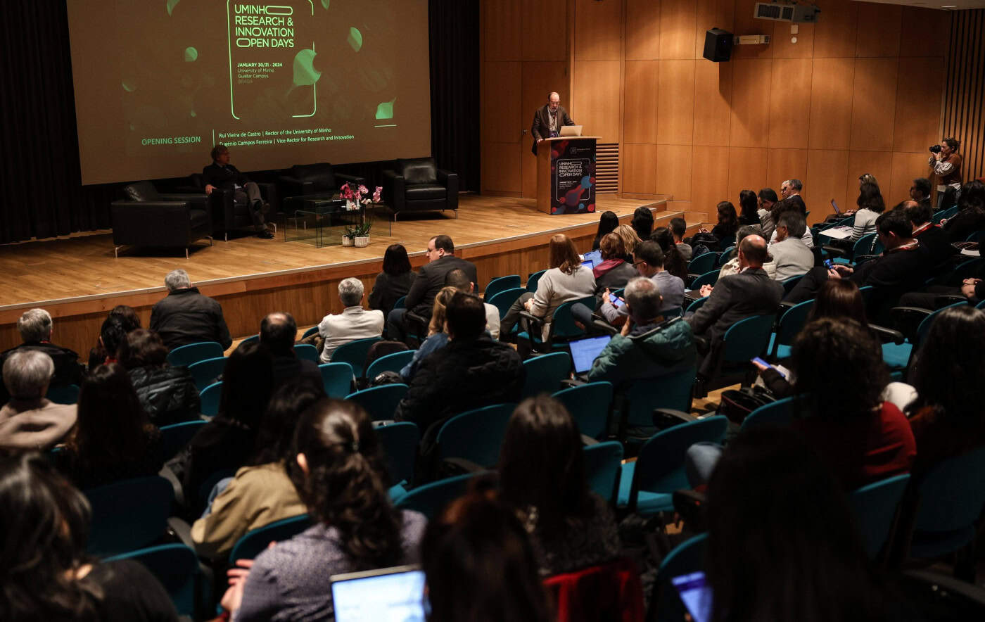 UMinho frisa importância da internacionalização para enriquecimento da investigação