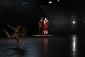 'Bantu', a performance que usa o corpo e a linguagem como união entre povos