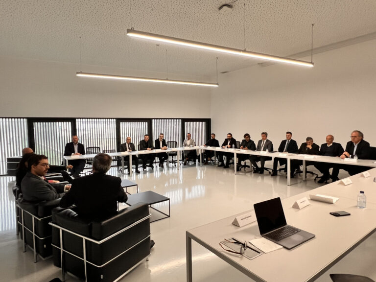 AEB preocupada com falta de mão de obra. "Se imigrantes vão embora temos sérios problemas"