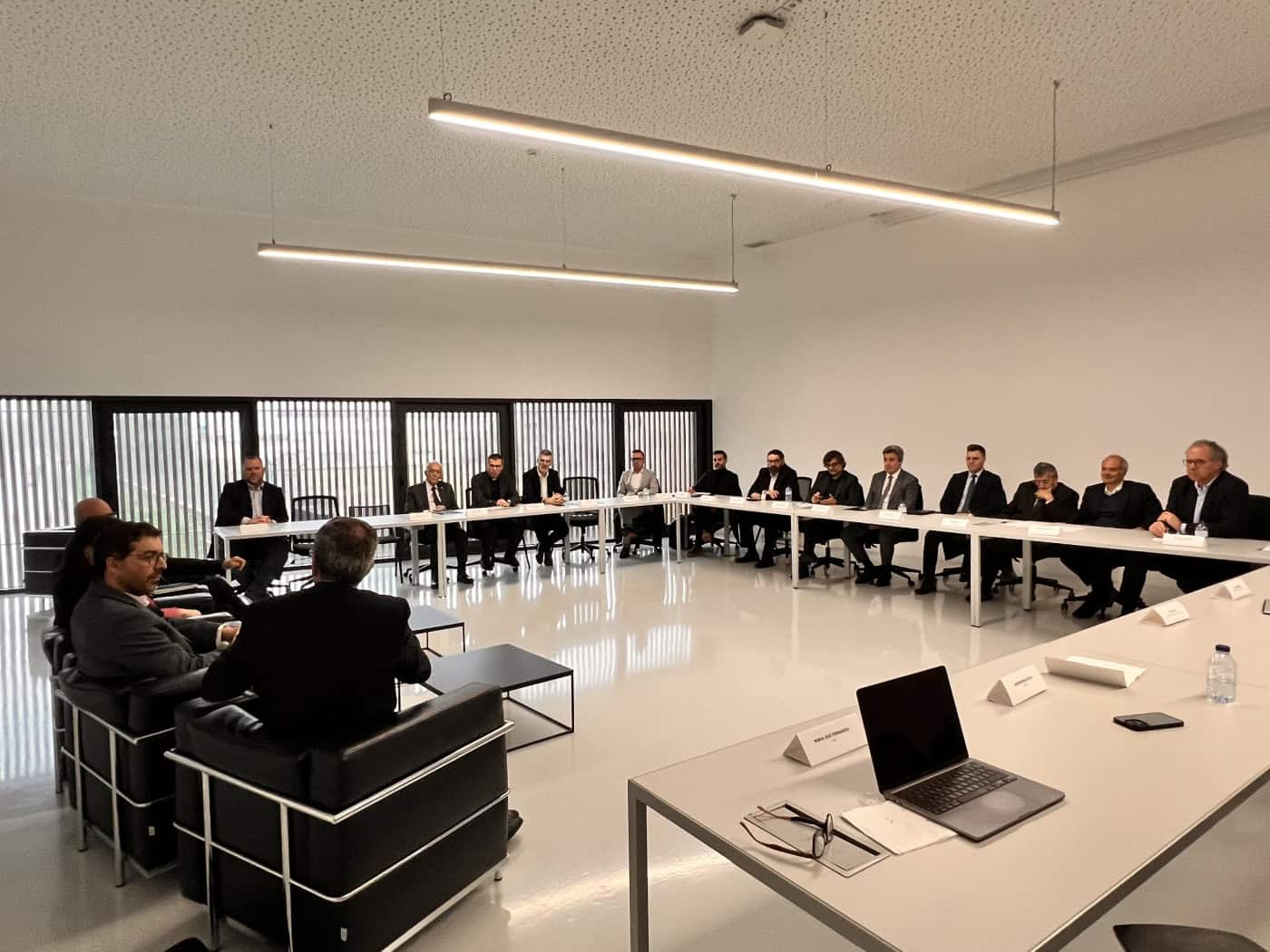 AEB preocupada com falta de mão de obra. "Se imigrantes vão embora temos sérios problemas"