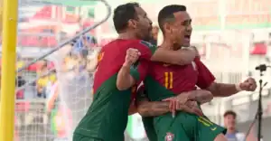 Portugal estreia-se com goleada sobre o México no Mundial de Futebol de Praia
