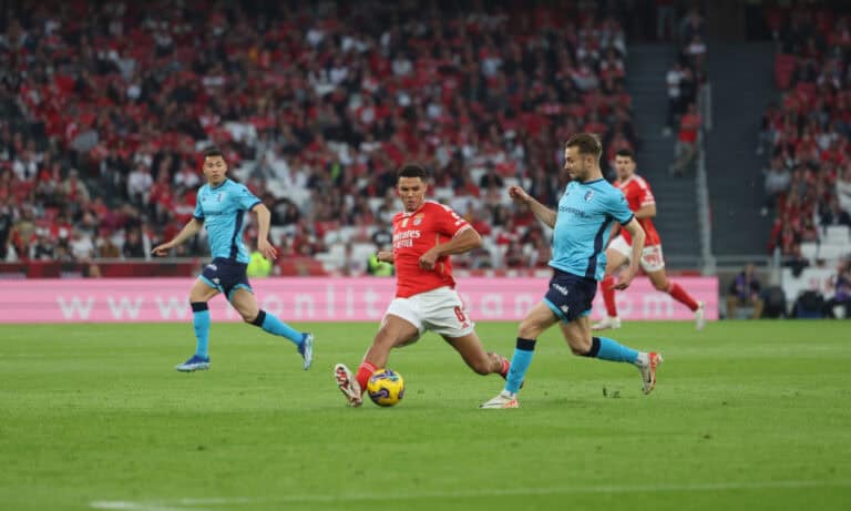 Vizela goleado na Luz e volta ao último lugar do campeonato