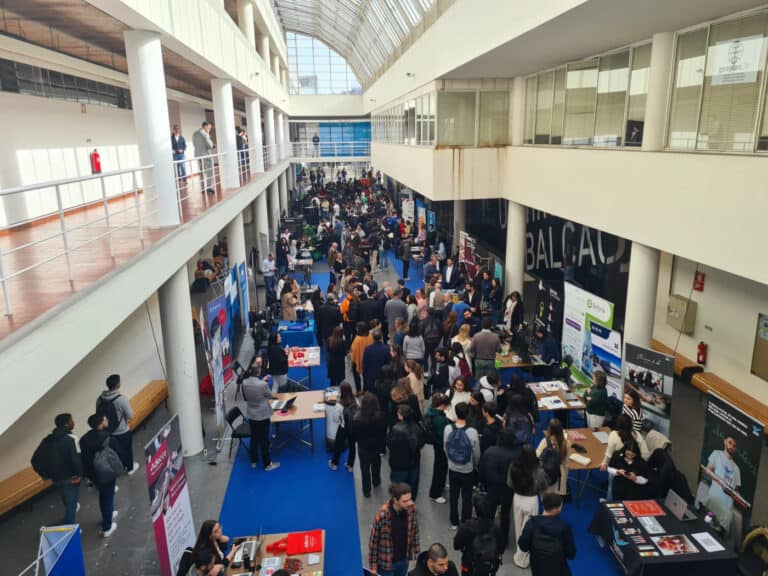 Mais de 3.000 oportunidades de trabalho e estágio no&nbsp; 'Dia do Emprego' da EEUM