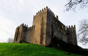 Castelo de Guimarães reabre ao público esta quinta-feira