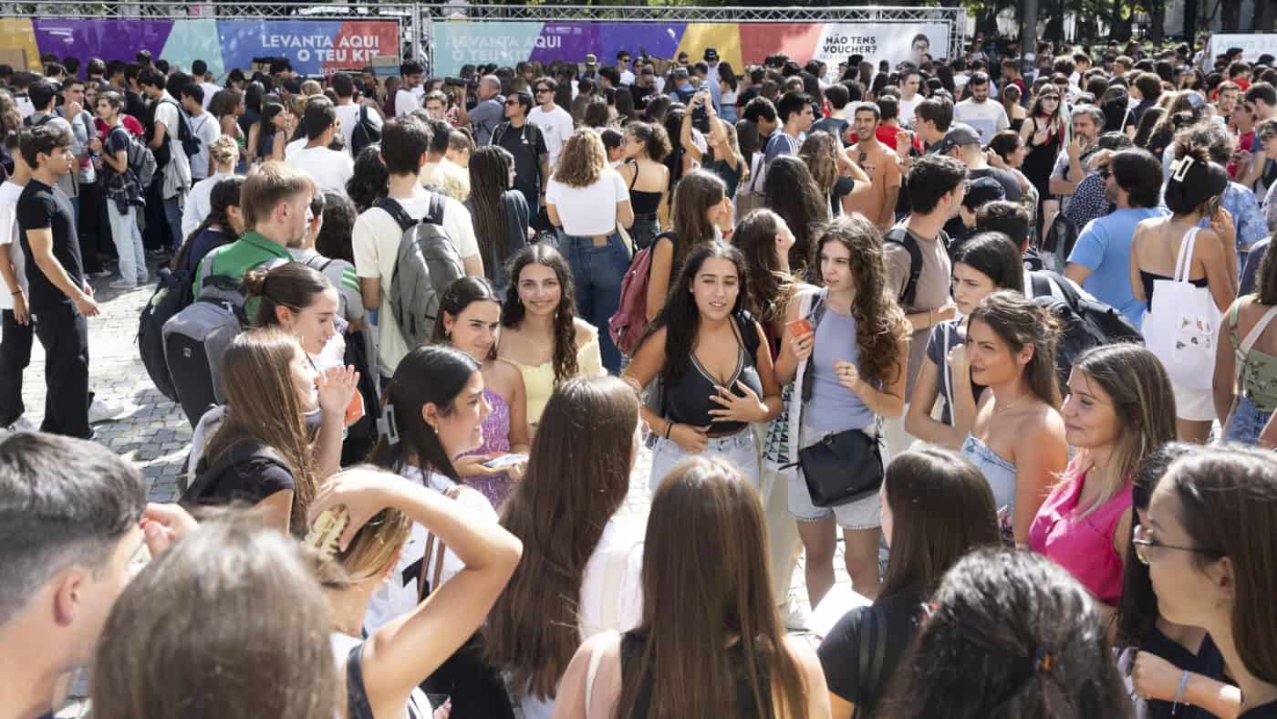 Pedido do prémio salarial para jovens que fiquem a trabalhar em Portugal deve ser feito até maio